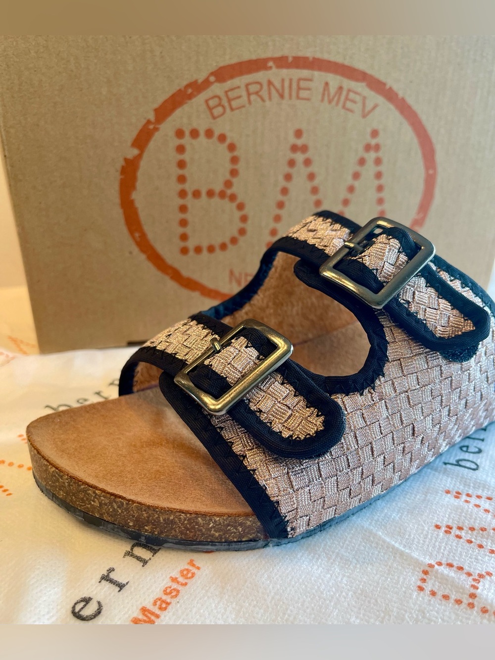 NIB BERNIE MEV SUNSET NUDE METALLIC SLIDE SANDAL WOVEN ADJUSTABLE VELCRO STRAPS - Picture 4 of 14
